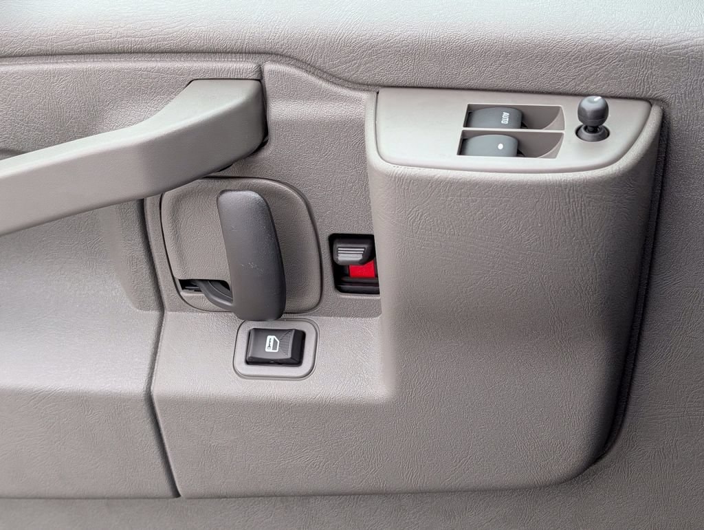 2026 GMC Savana Cargo Work Van - Photo 20