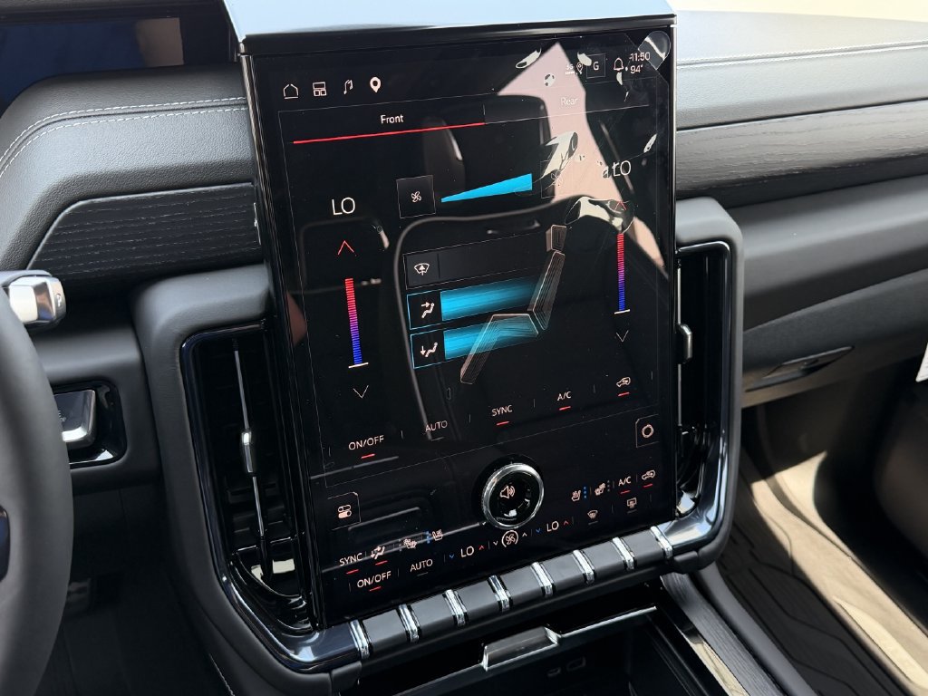 2026 GMC Yukon AT4 Ultimate - Photo 15