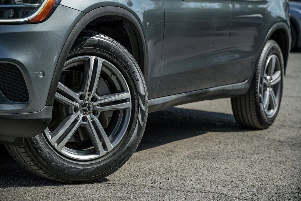 2021 Mercedes Benz GLC 300 photo 2