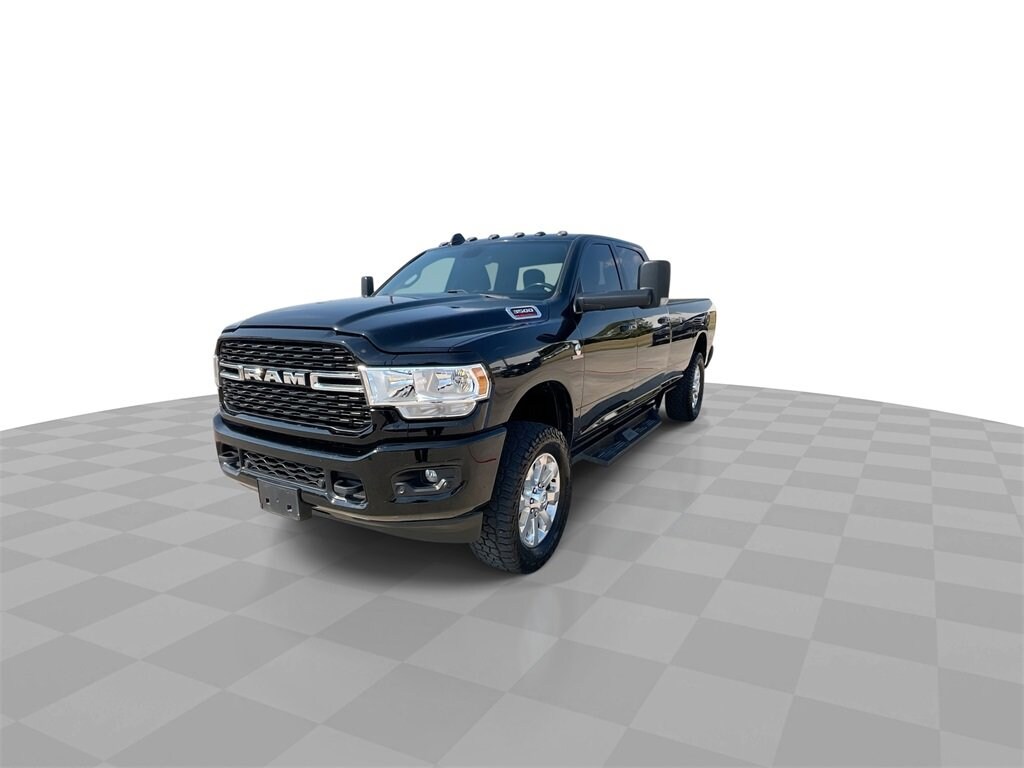 2022 Ram 3500 Lone Star photo 3
