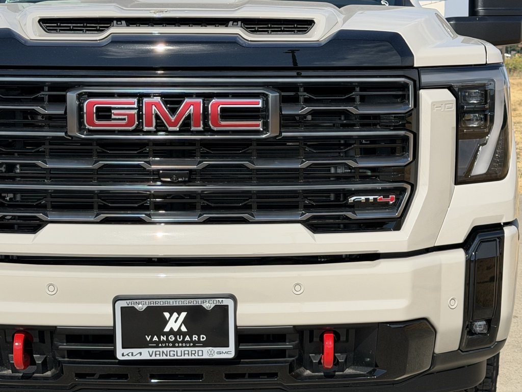 2026 GMC Sierra 2500HD AT4 - Photo 8