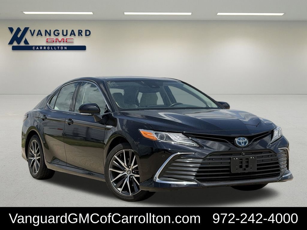 Used 2021 Toyota Camry Hybrid XLE