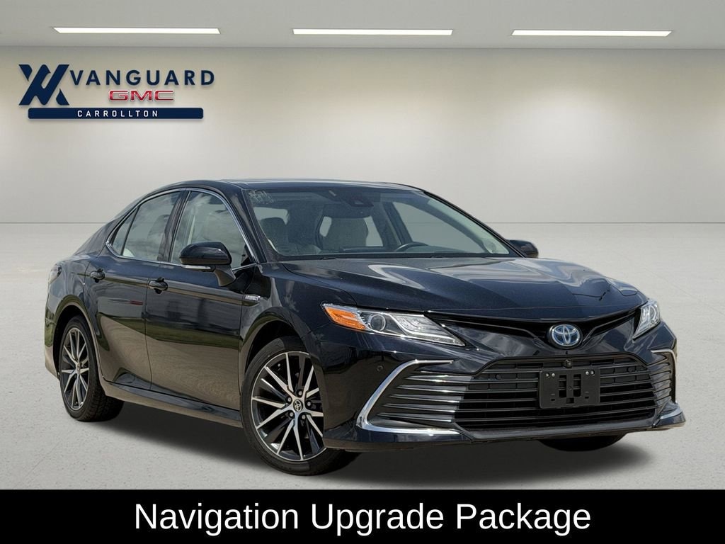 Used 2021 Toyota Camry Hybrid XLE
