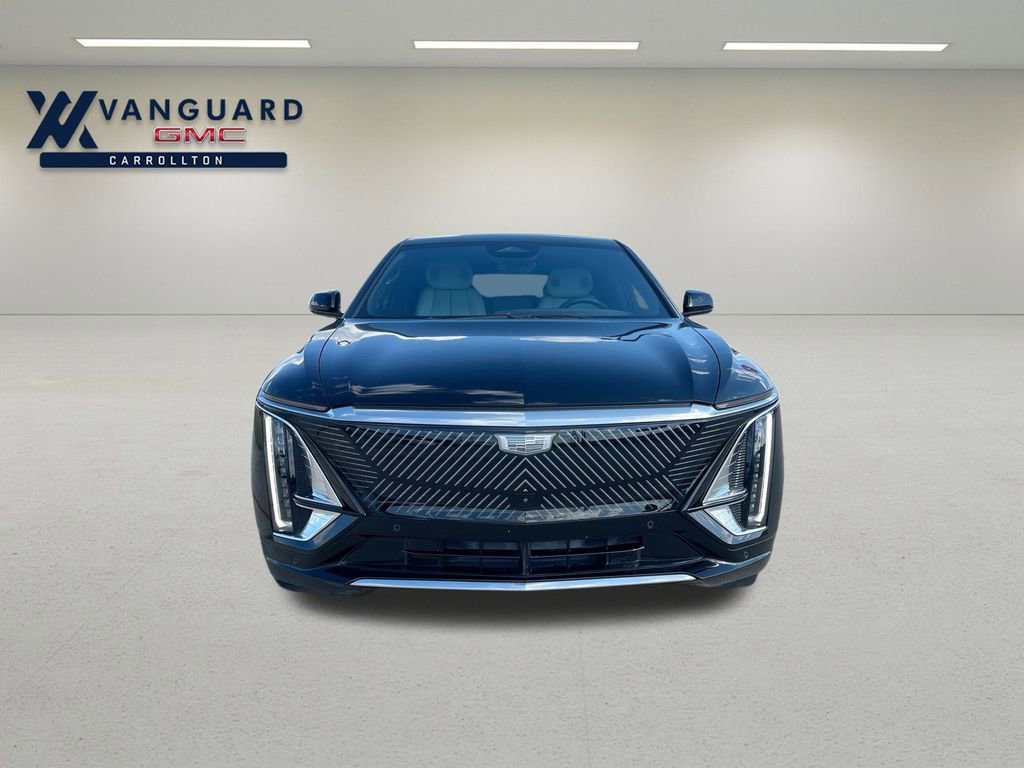2024 Cadillac Lyriq Luxury photo 3