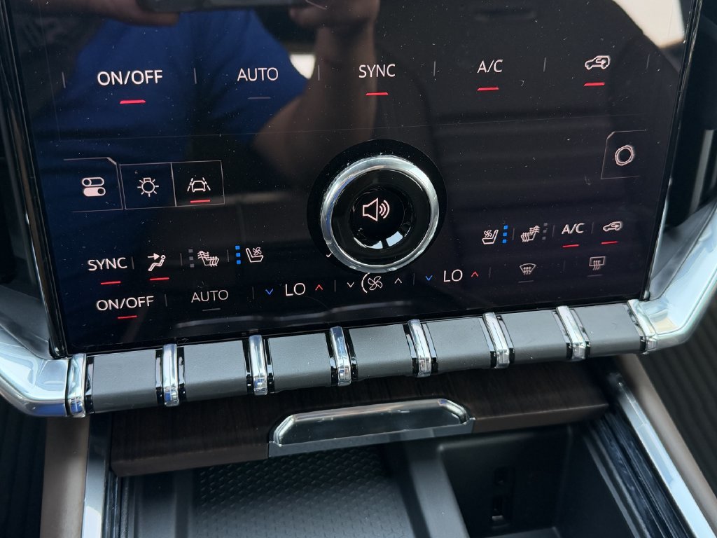 2027 GMC Acadia Denali Ultimate - Photo 17