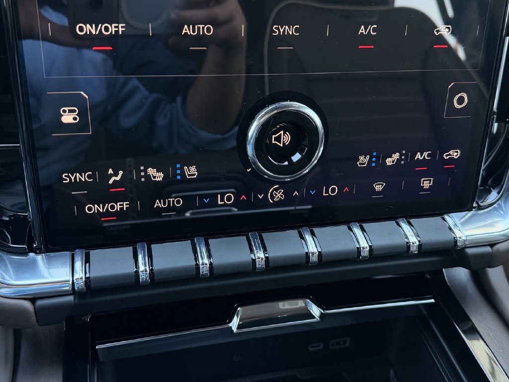 2027 GMC Yukon Denali Ultimate - Photo 17