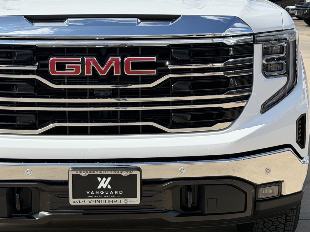 2026 GMC Sierra 1500 SLT - Photo 8