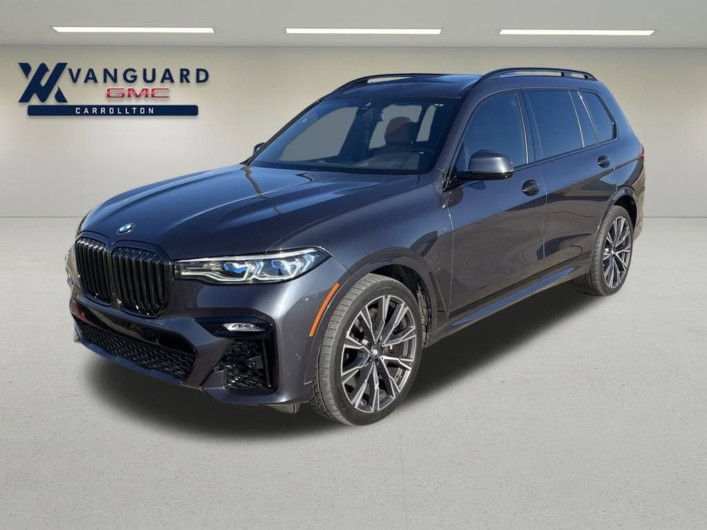 2022 BMW X7 M50i's photo