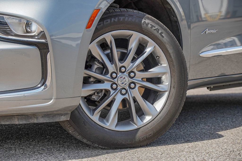 2023 Buick Enclave Avenir photo 2