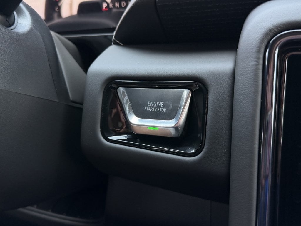 2026 GMC Yukon AT4 Ultimate - Photo 18