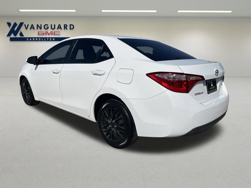 2017 Toyota Corolla LE photo 3