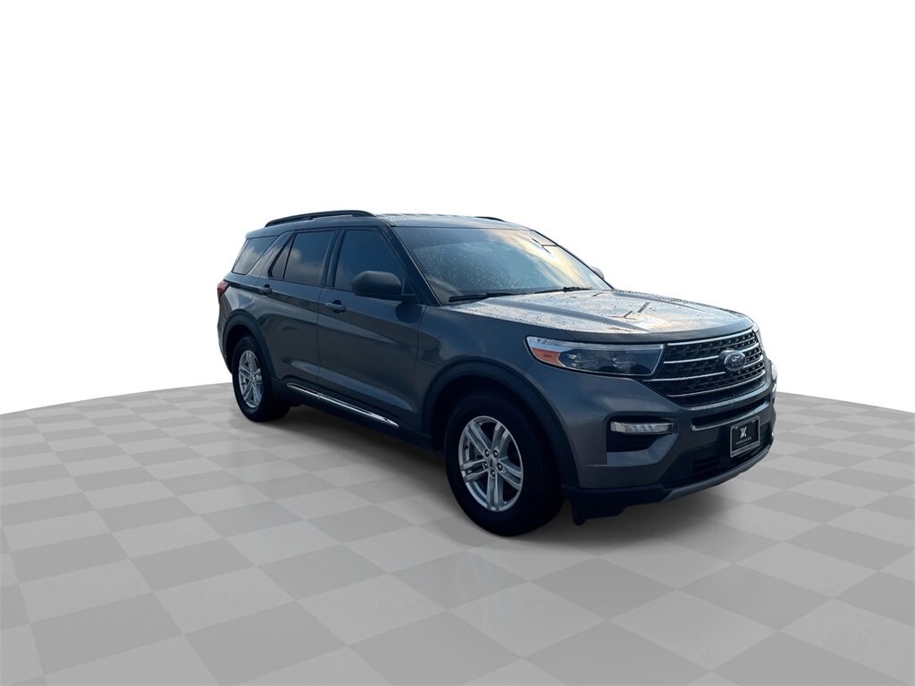 2021 Ford Explorer XLT photo 2