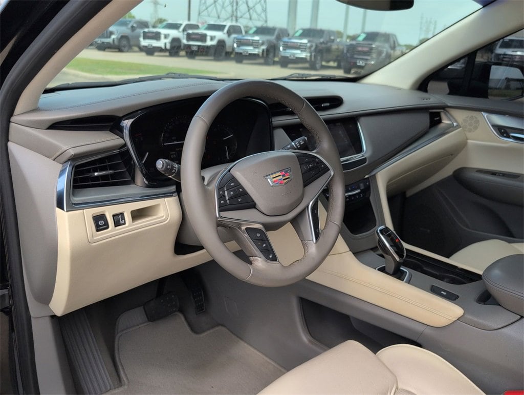 Used 2017 Cadillac XT5 Luxury with VIN 1GYKNBRSXHZ314718 for sale in Carrollton, TX