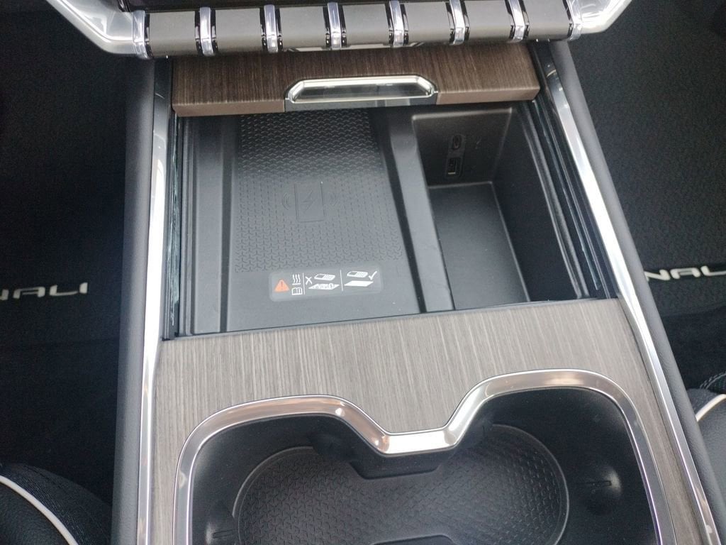 2026 GMC Acadia Denali - Photo 36