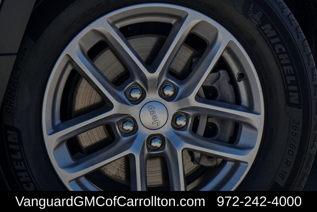 Used 2023 Jeep Grand Cherokee L Laredo 4x4 SUV