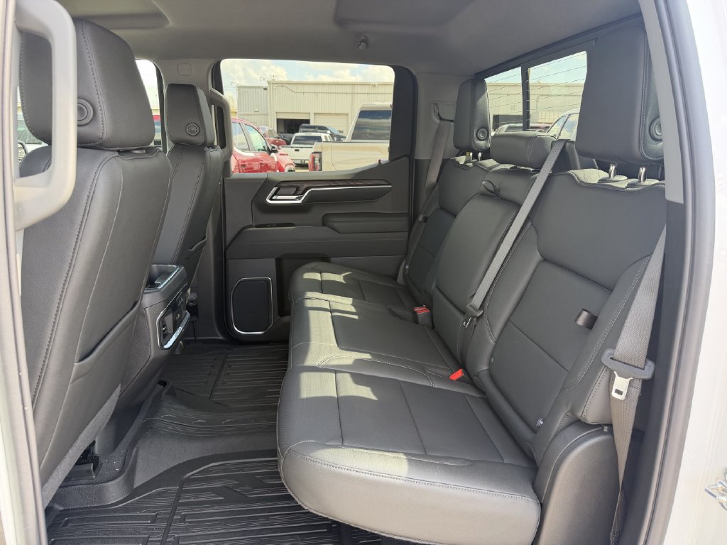2026 GMC Sierra 1500 SLT - Photo 23