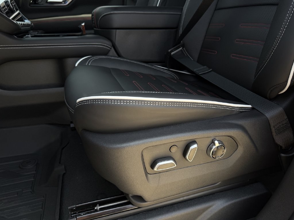 2026 GMC Yukon AT4 Ultimate - Photo 23