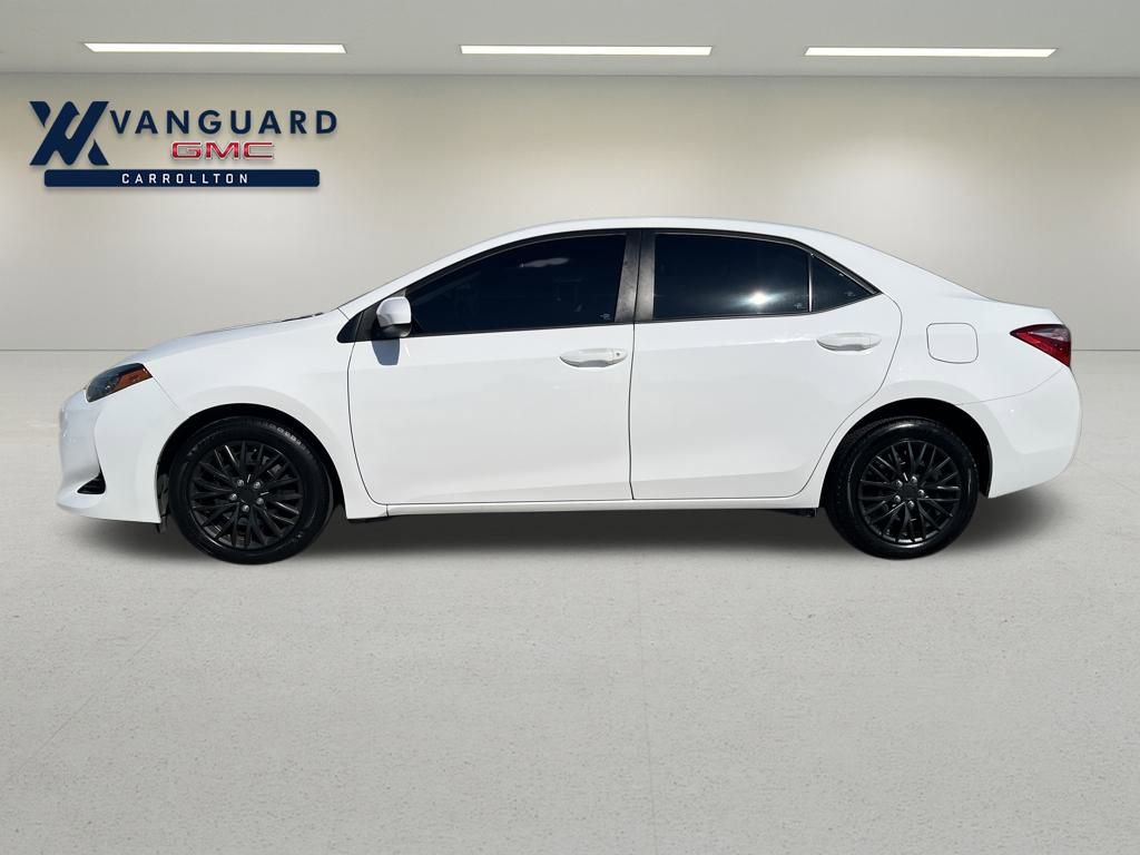 2017 Toyota Corolla LE photo 2