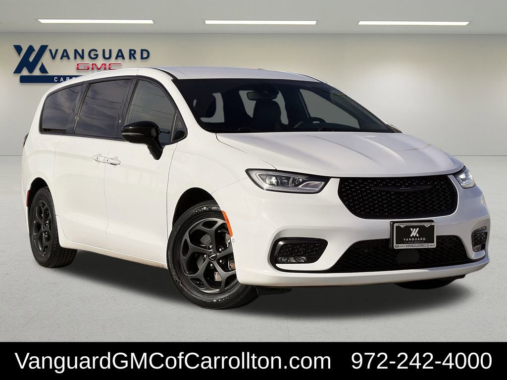 2024 Chrysler Pacifica PHEV Select