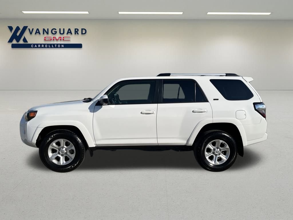 2023 Toyota 4Runner SR5 photo 2
