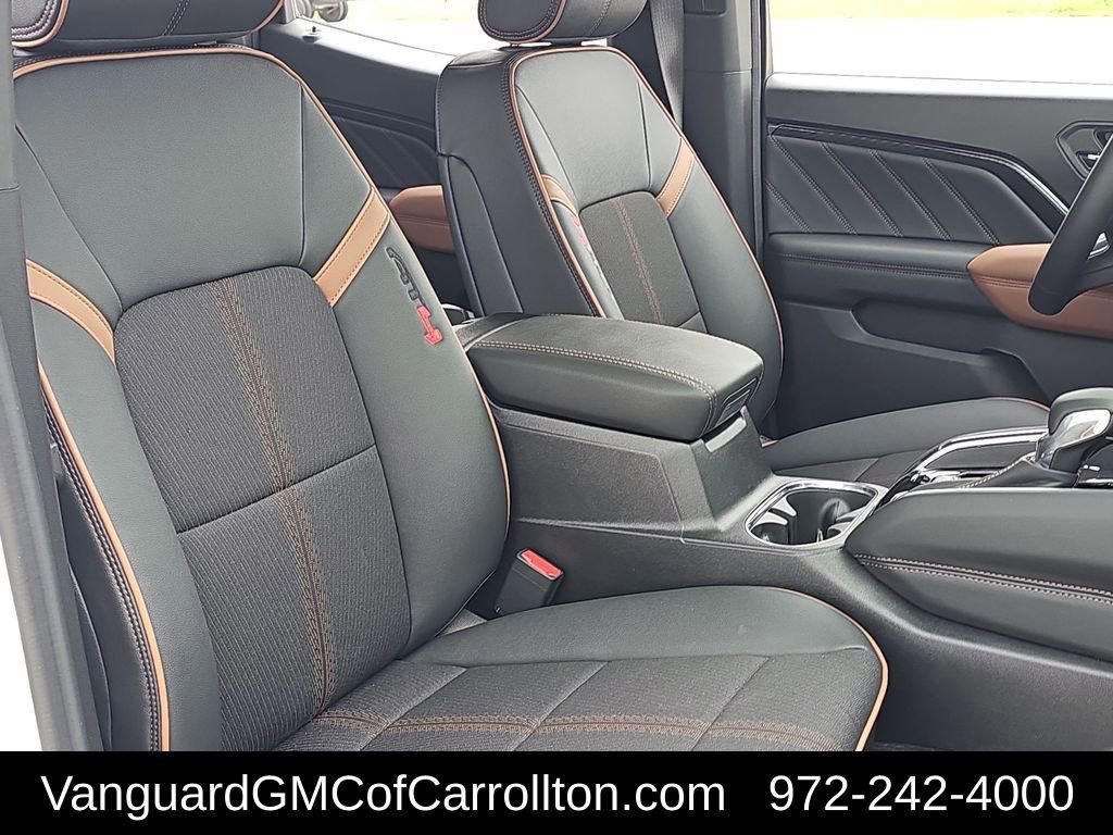2025 GMC Canyon AT4 - Photo 39