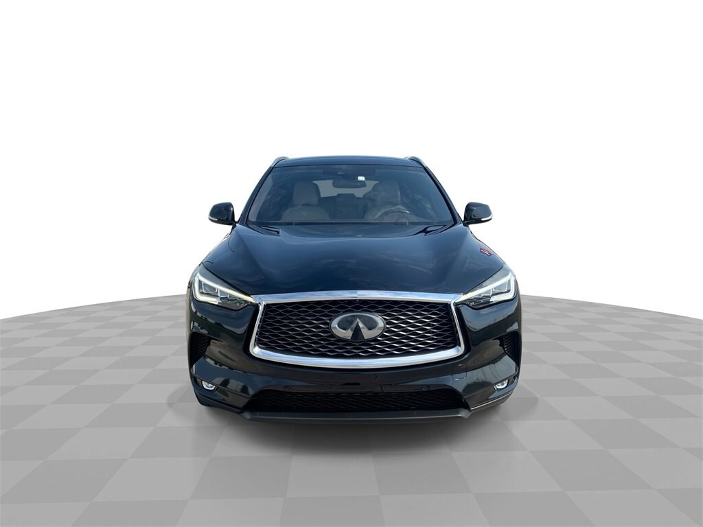 2019 Infiniti QX50 Essential photo 3
