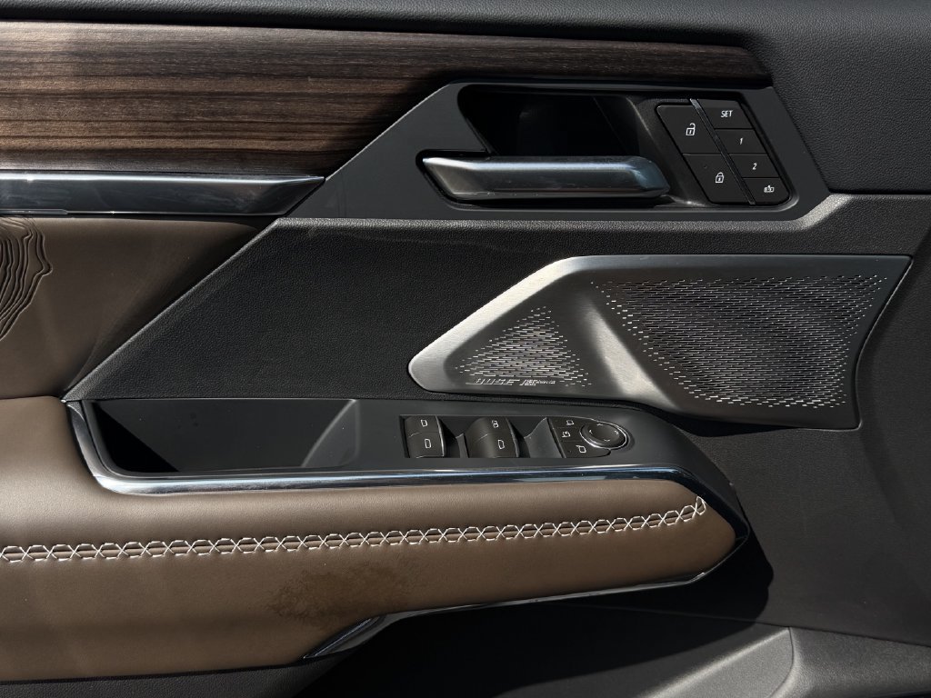 2027 GMC Acadia Denali Ultimate - Photo 21