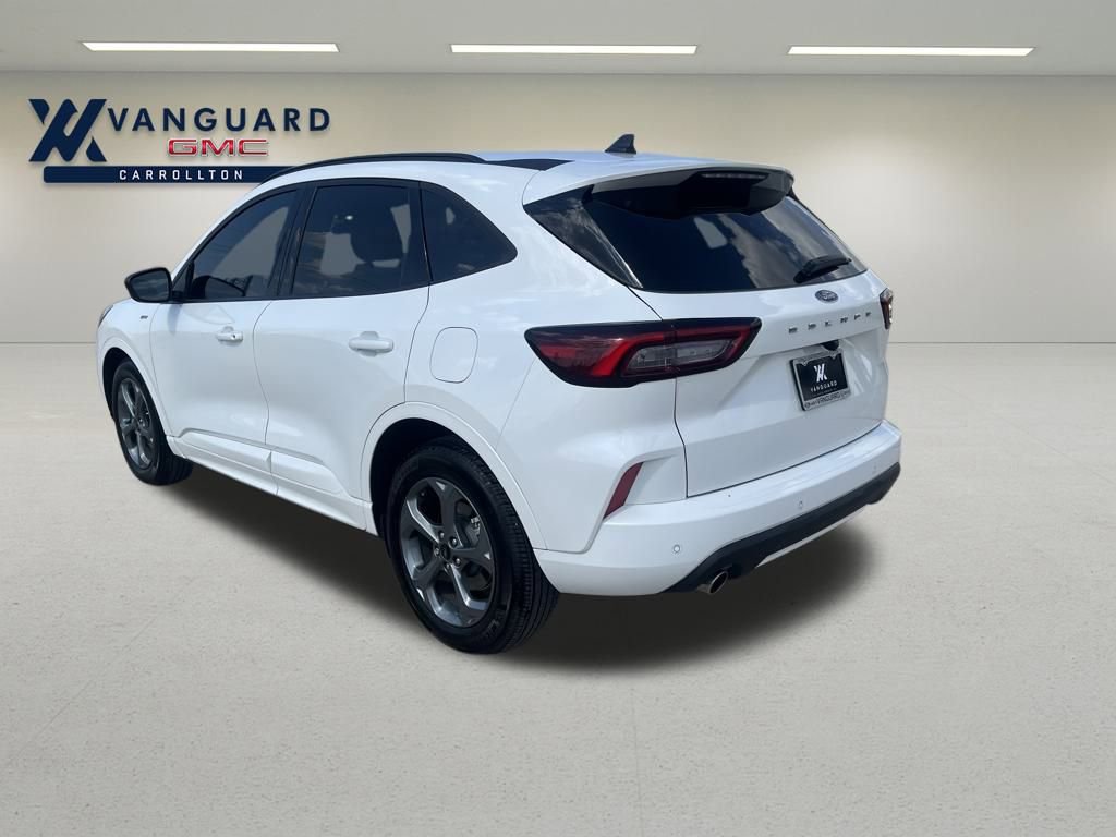 2023 Ford Escape ST-Line photo 3