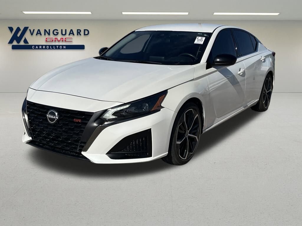 Used 2024 Nissan Altima SR FWD Sedan