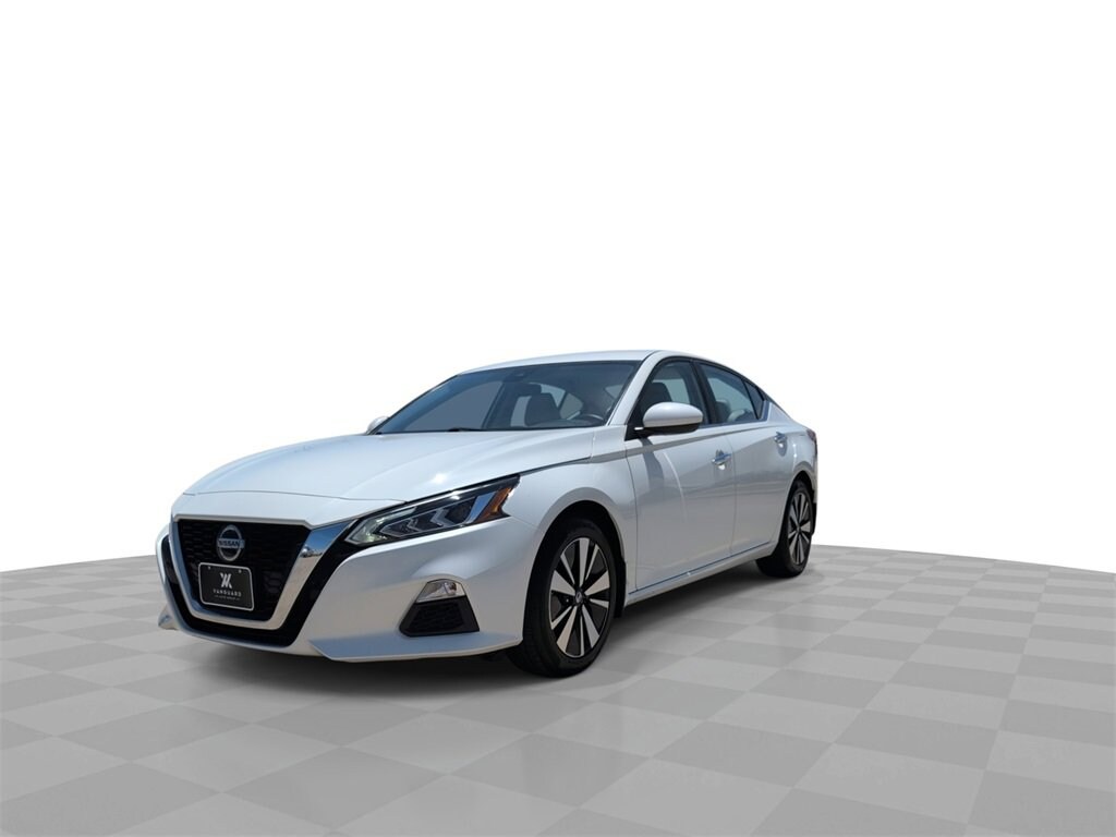 2022 Nissan Altima SV photo 3