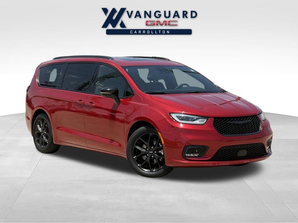 Used 2025 Chrysler Pacifica Limited