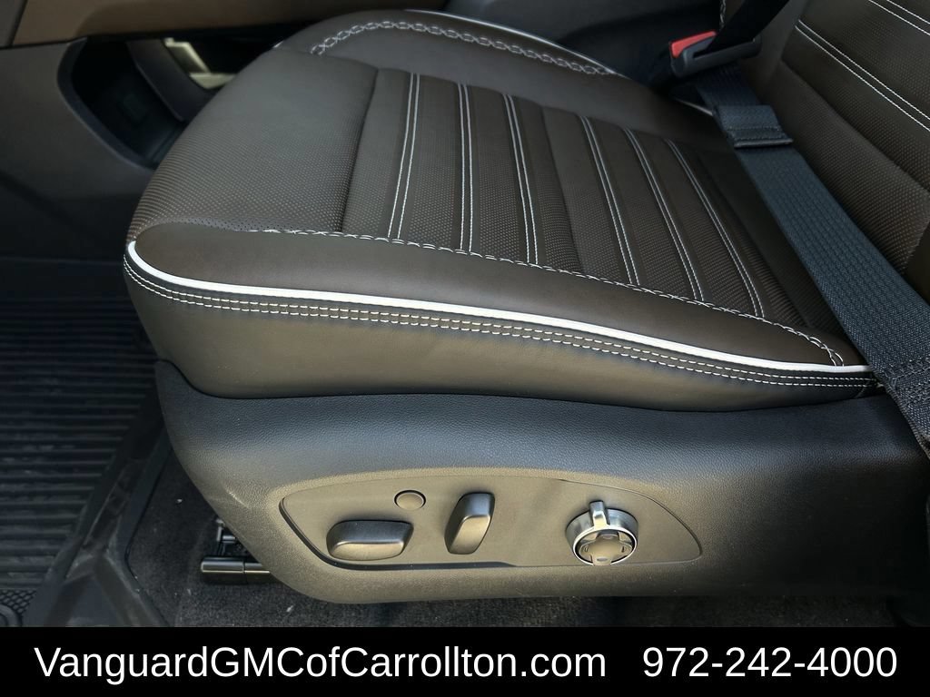 2026 GMC Acadia Denali Ultimate - Photo 23