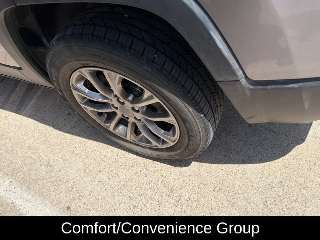 Used 2019 Jeep Cherokee Latitude Plus FWD SUV