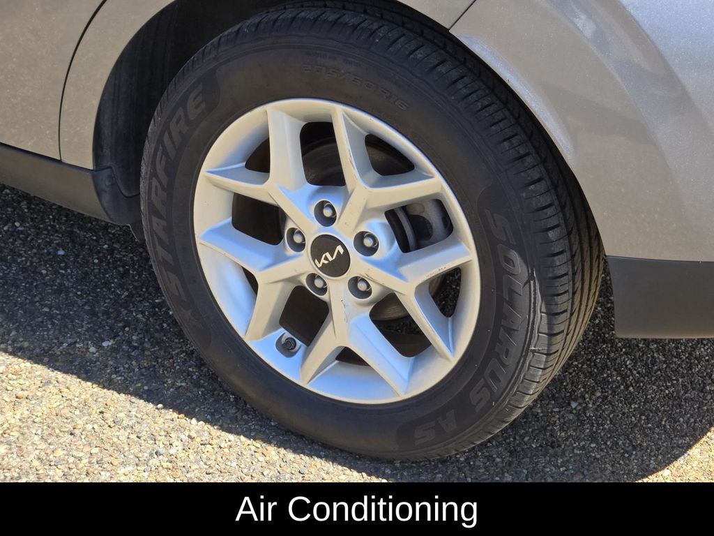 2023 Kia Soul LX - Photo 45