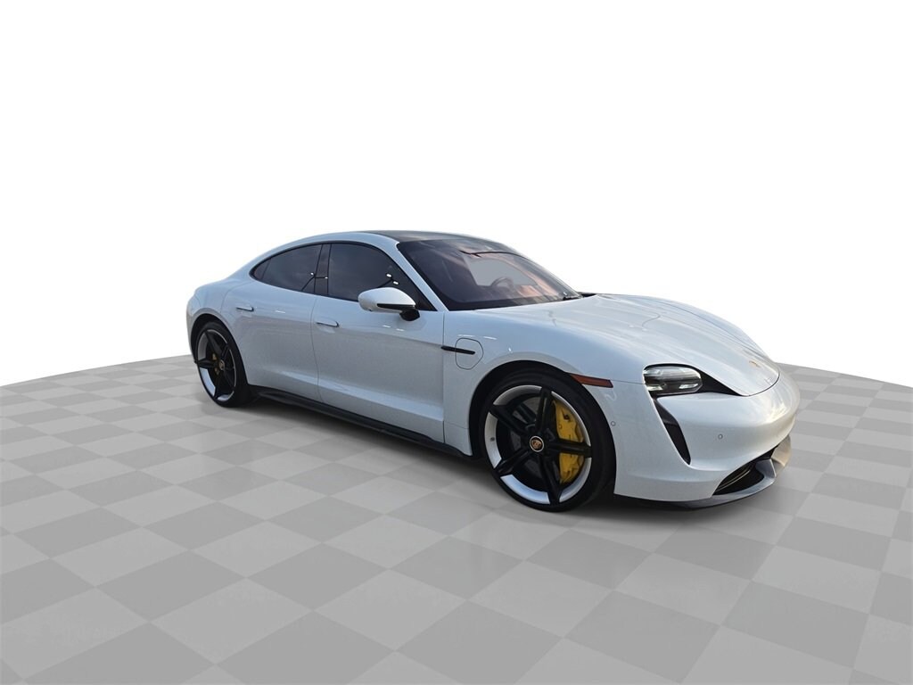 2020 Porsche Taycan Turbo S photo 2