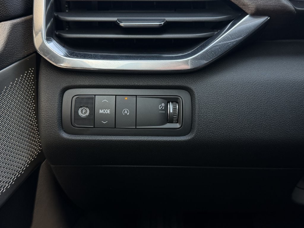 2027 GMC Acadia Denali Ultimate - Photo 20