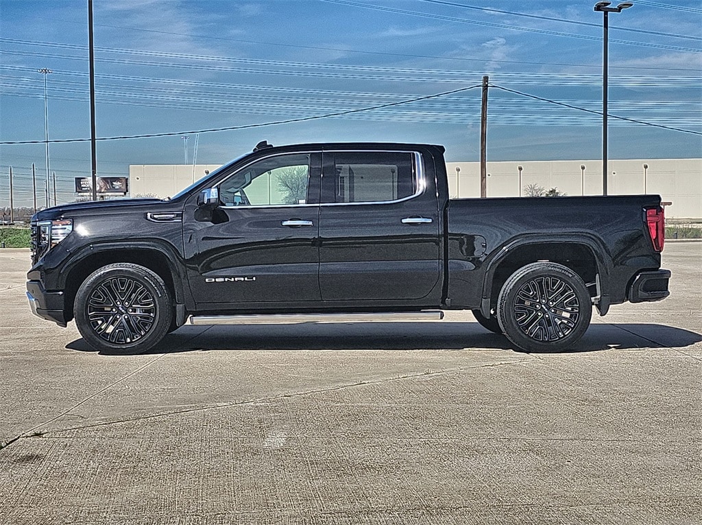 Used 2022 GMC Sierra 1500 Denali Denali Ultimate with VIN 1GTUUHET6NZ611158 for sale in Austin, TX