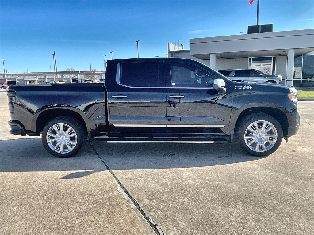 2023 Chevrolet Silverado 1500 High Country photo 4