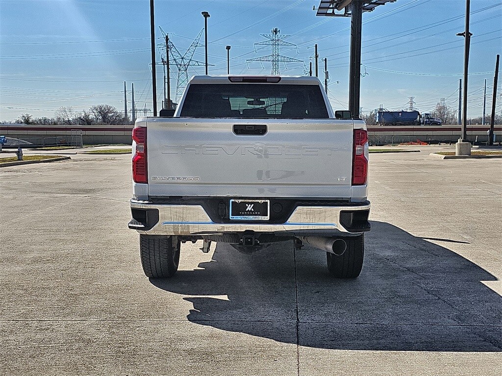 2023 Chevrolet Silverado 2500HD LT photo 4
