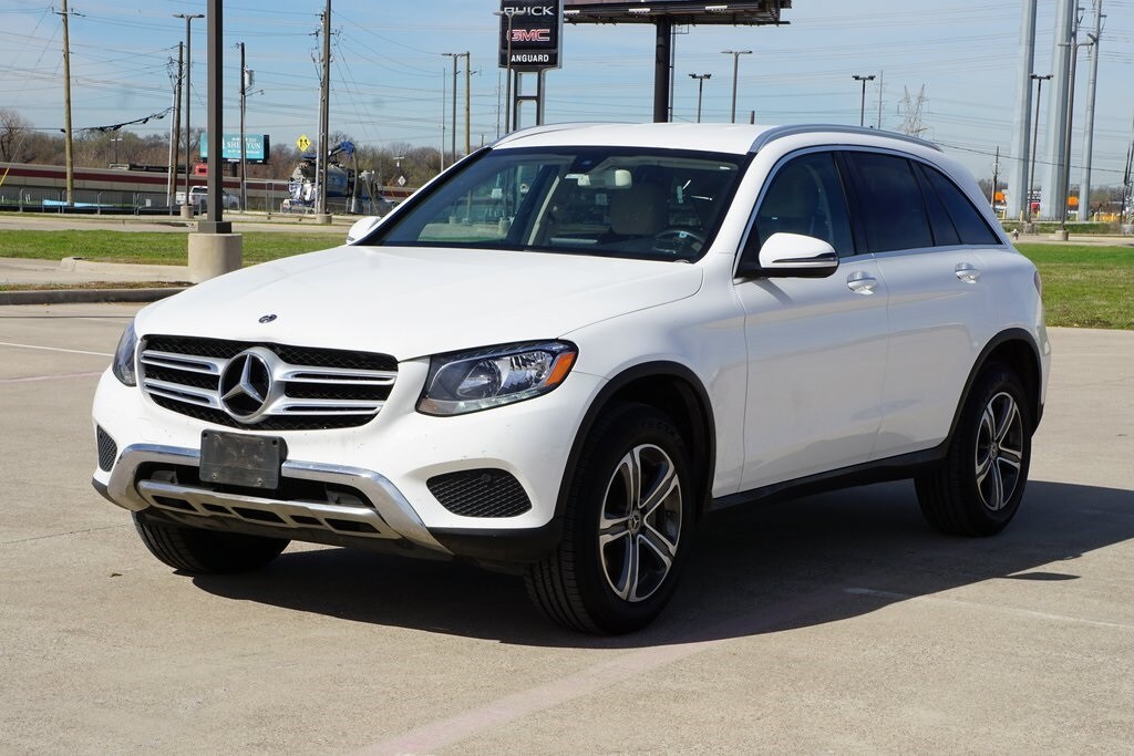 2018 Mercedes Benz GLC 300 photo 2