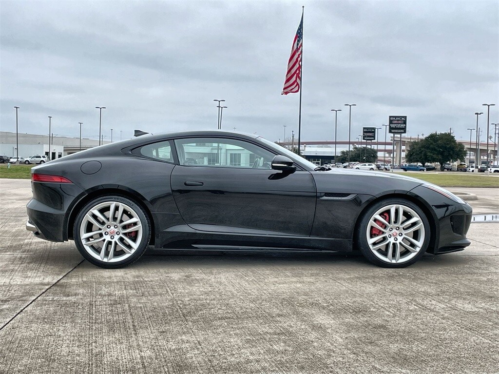 2016 Jaguar F-TYPE R photo 4