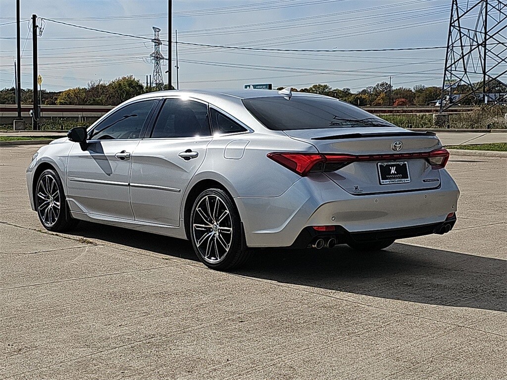 2019 Toyota Avalon Limited photo 3