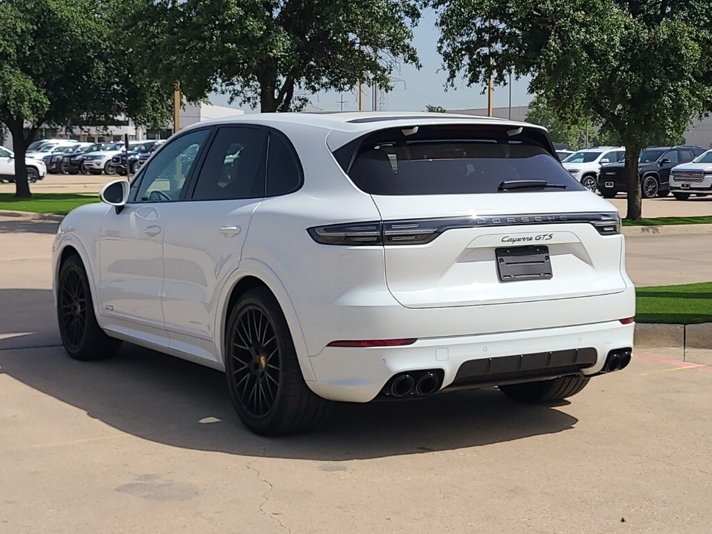 2022 Porsche Cayenne GTS photo 3