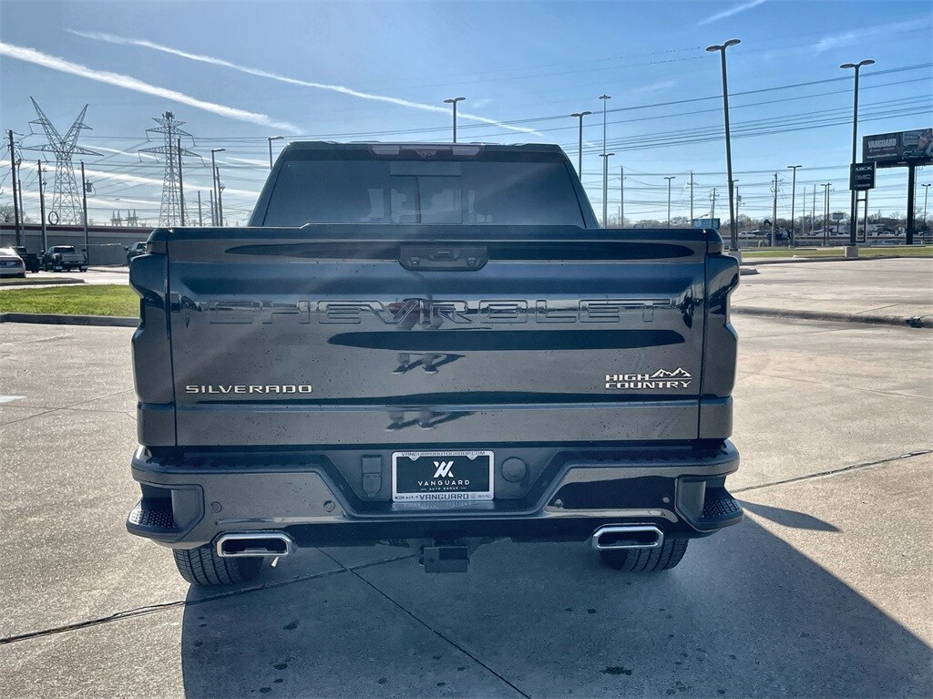 2023 Chevrolet Silverado 1500 High Country photo 2