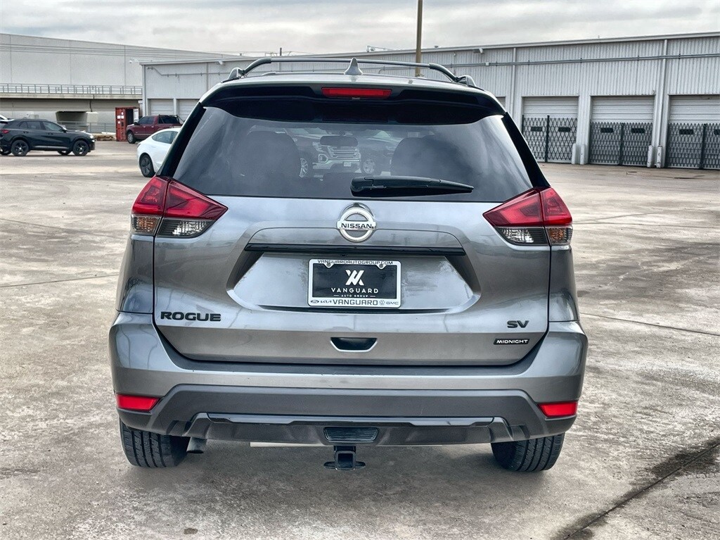 2018 Nissan Rogue SV photo 2