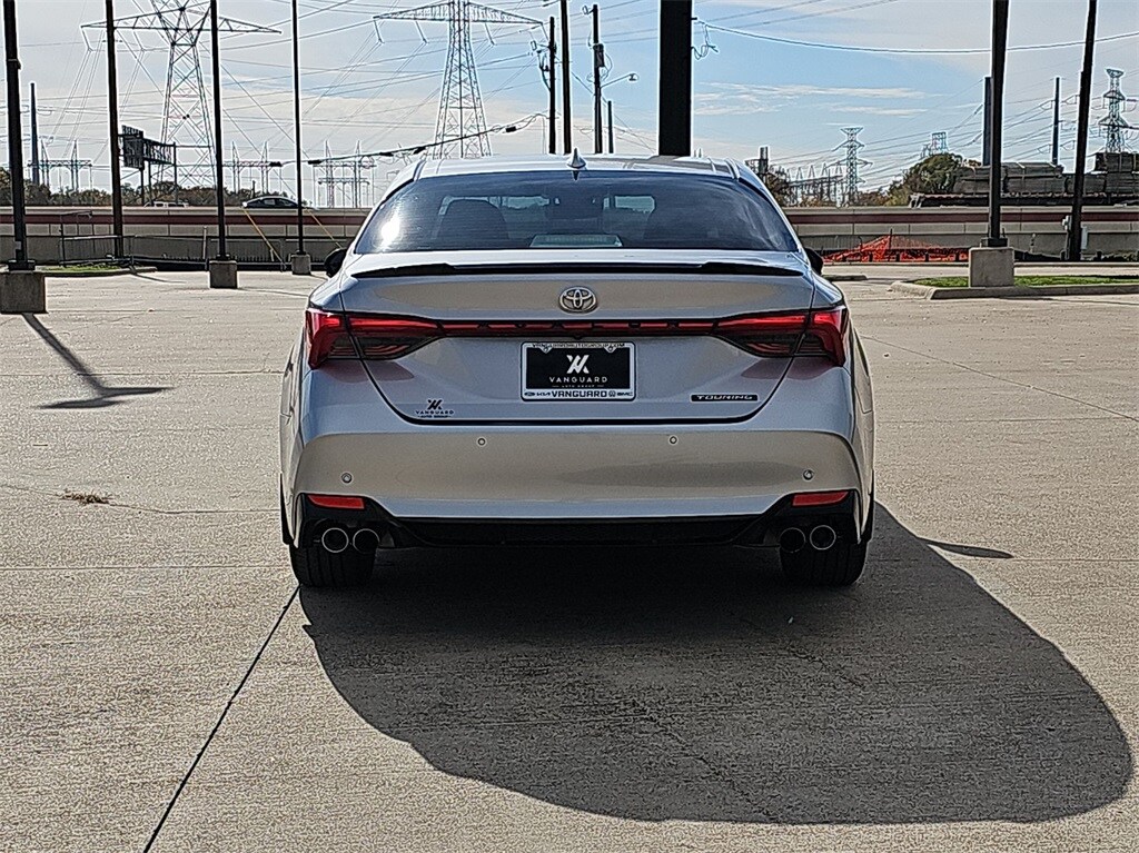 2019 Toyota Avalon Limited photo 4