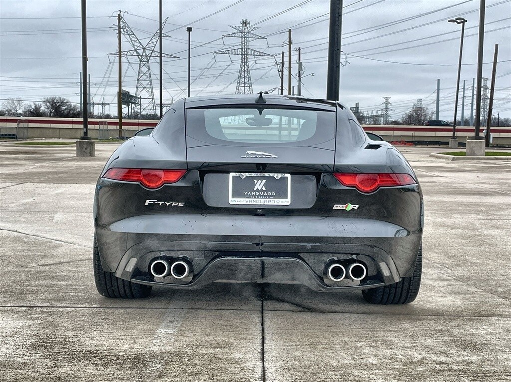 2016 Jaguar F-TYPE R photo 2
