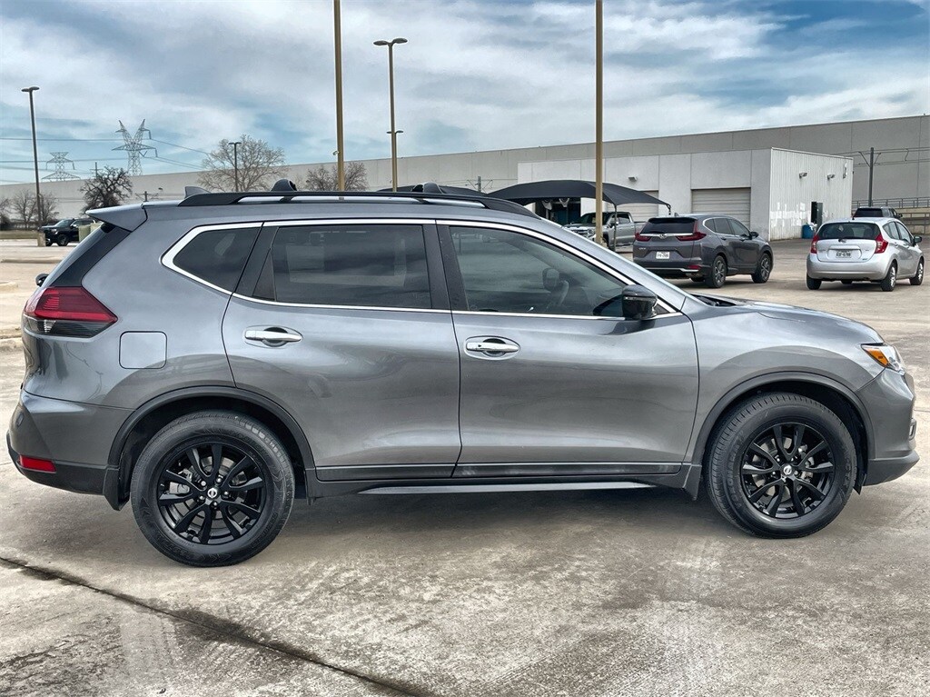 2018 Nissan Rogue SV photo 4