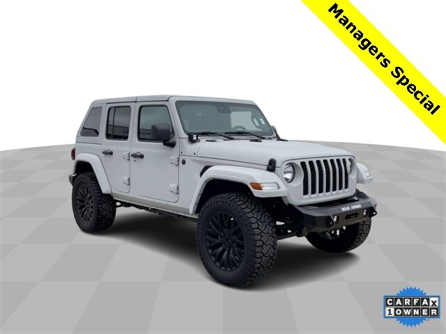 2024 Jeep Wrangler photo 2