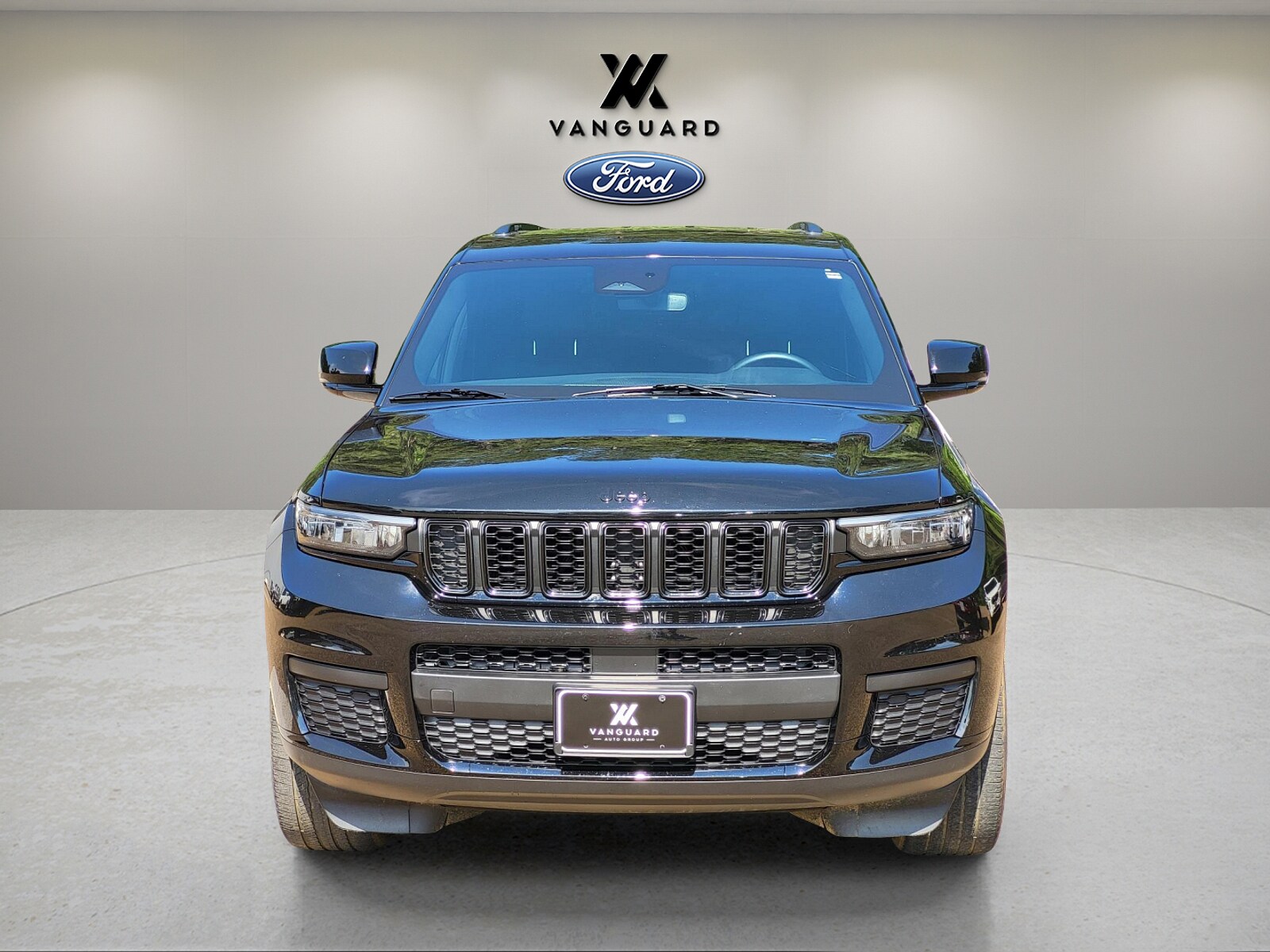 2021 Jeep Grand Cherokee L photo 2
